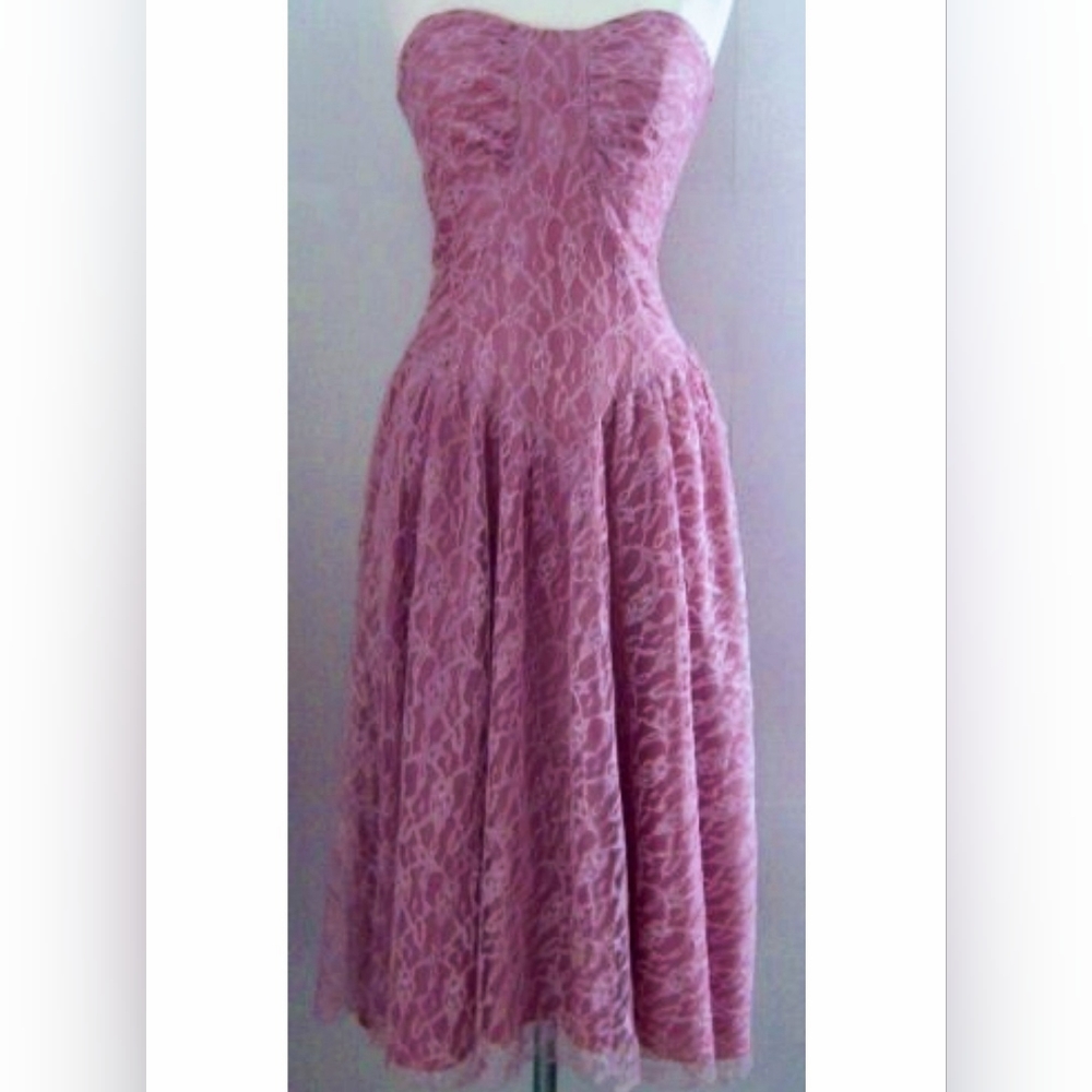 COPY - Vintage Strapless Pink Lace Dress Size: 9/10 (Today’s Size 6)